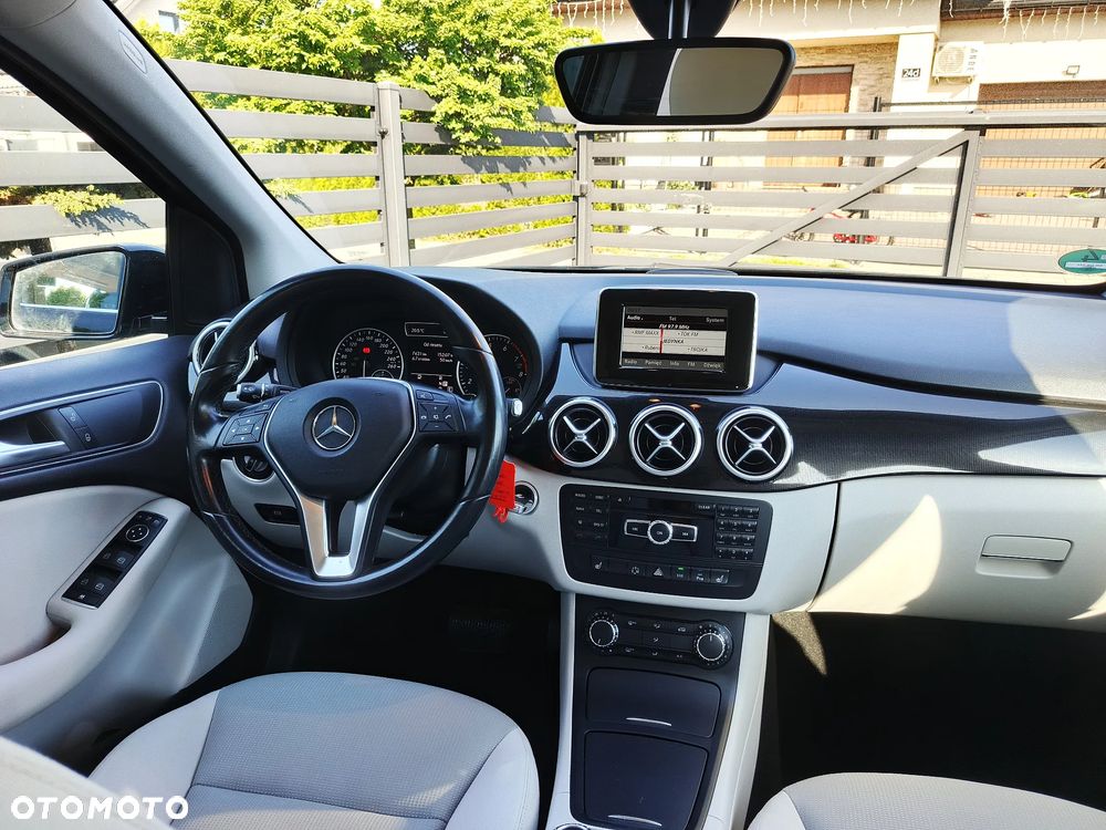 Mercedes-Benz Klasa B 180 7G-DCT - 2