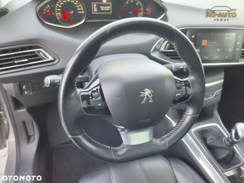 Peugeot 308 - 40