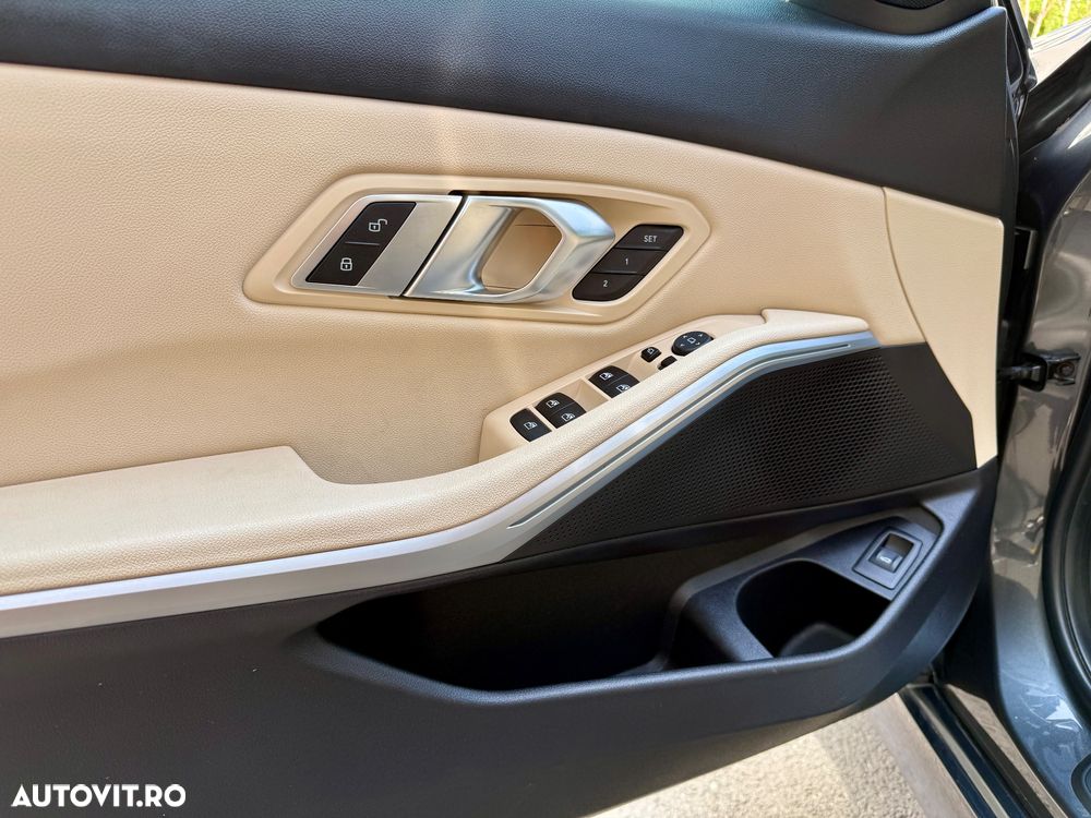 BMW Seria 3 330i Aut. Advantage - 12