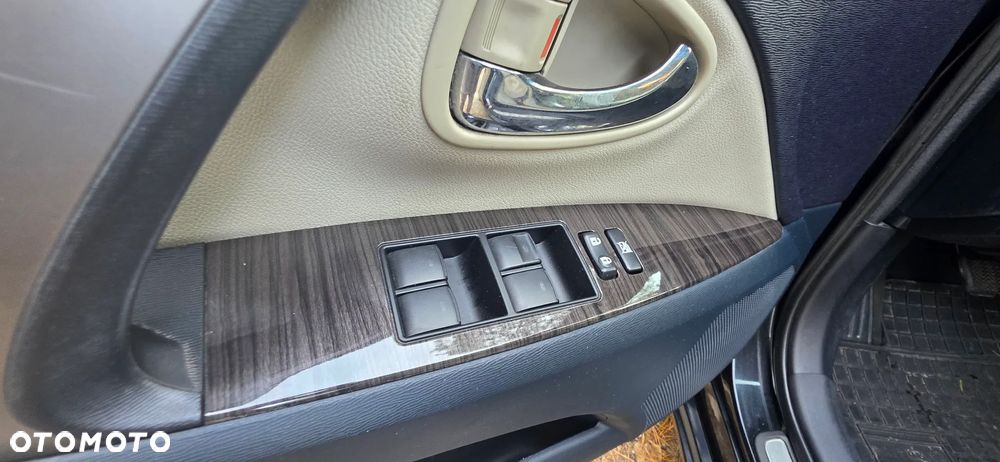 Toyota Avensis 2.0 D-4D Premium - 39