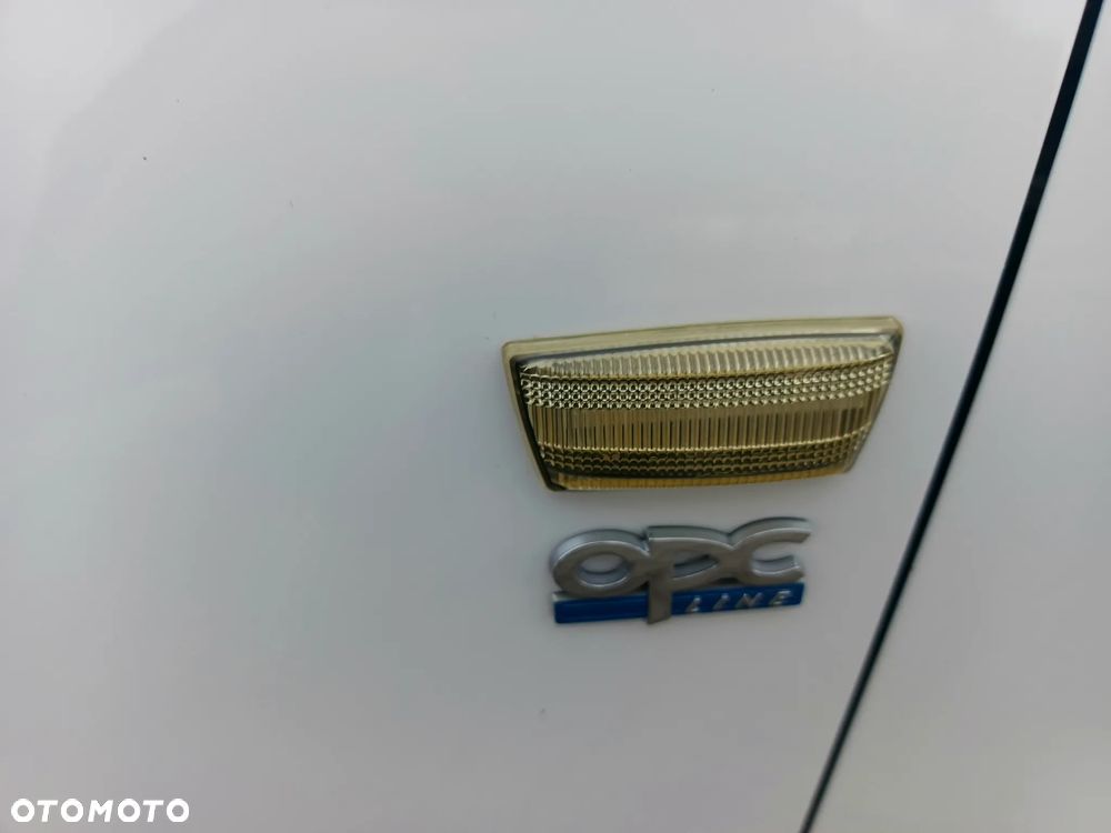 Opel Insignia 2.0 T SportsTourer 4x4 ecoFLEX Start/Stop Design Edition - 13