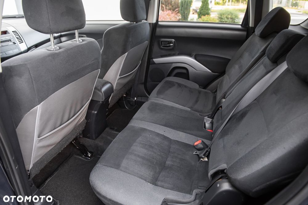 Mitsubishi Outlander - 21