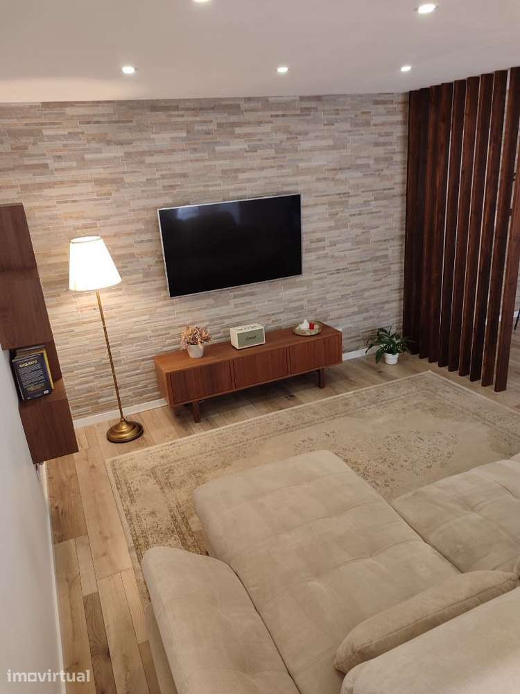 Arrendamento de Apartamento T2 na rua Doutor Ferreira Alves, 350 - Grande imagem: 2/29