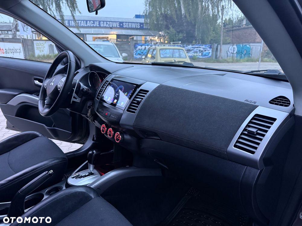 Mitsubishi Outlander - 35