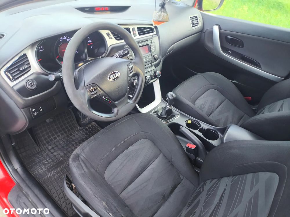 Kia Ceed - 10