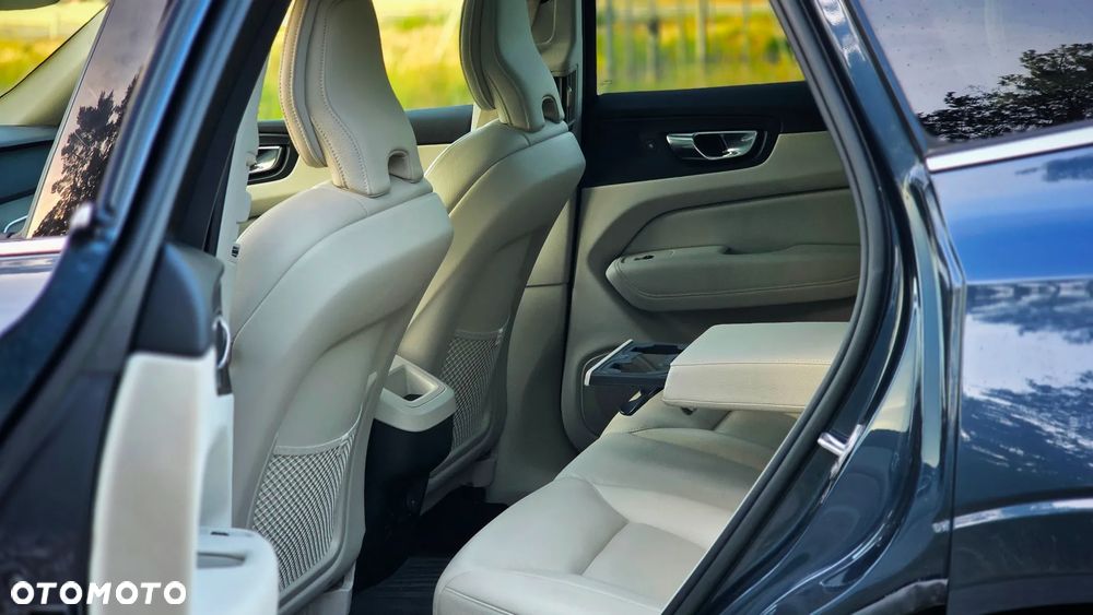 Volvo XC 60 B5 B Geartronic Momentum Pro - 17