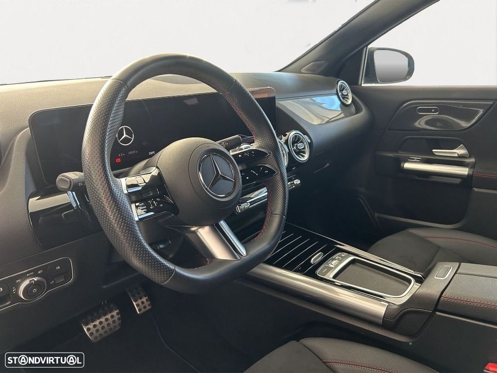 Mercedes-Benz GLA 180 - 10