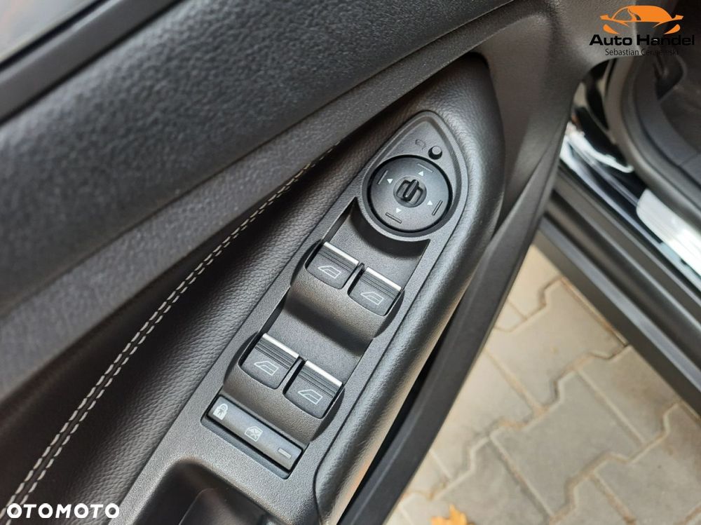Ford C-MAX 2.0 TDCi Start-Stop-System Titanium - 34
