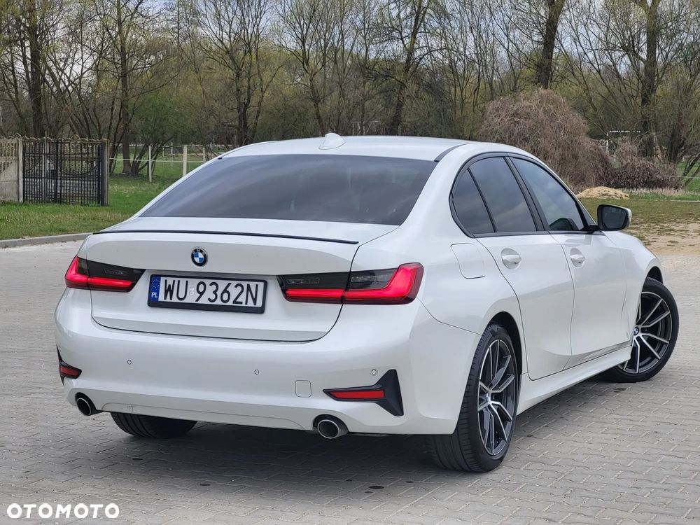 BMW Seria 3 318d Sport Line - 13