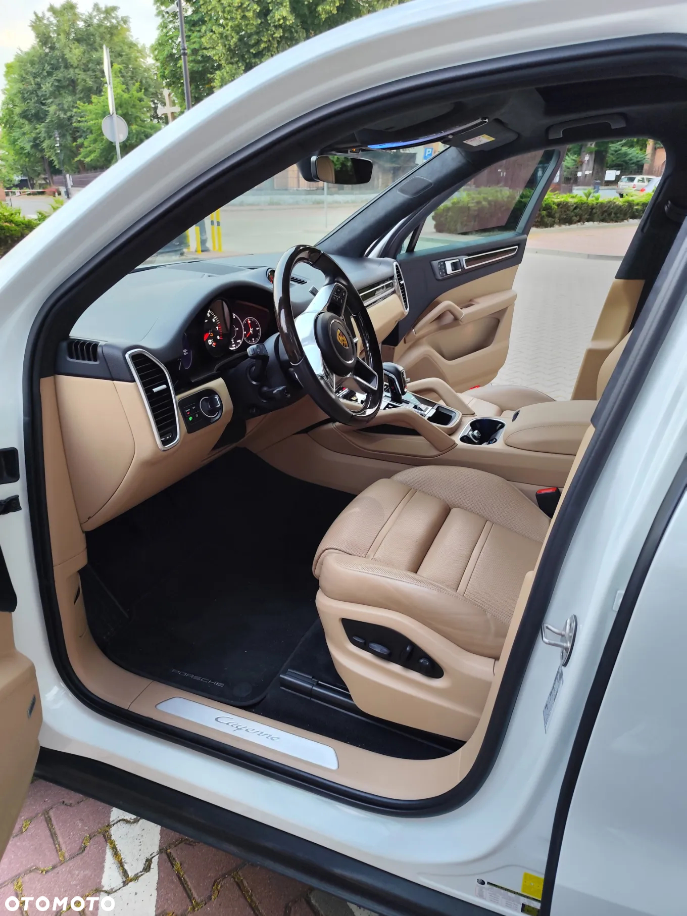 Porsche Cayenne Platinum Edition - 18