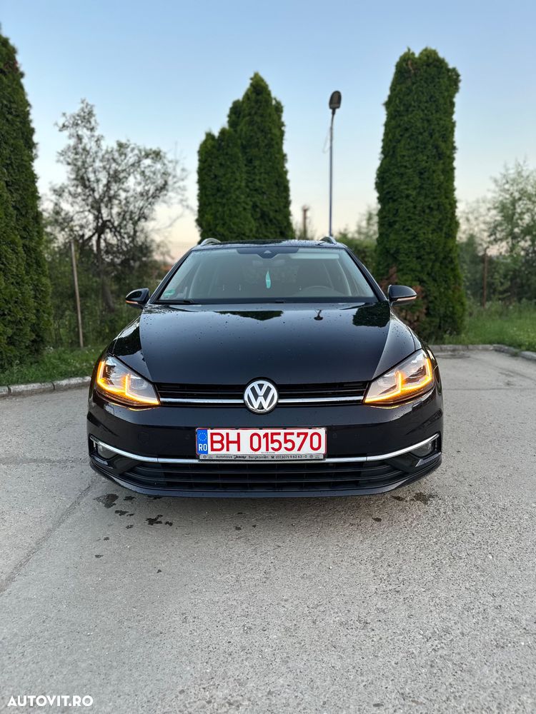 Volkswagen Golf - 1