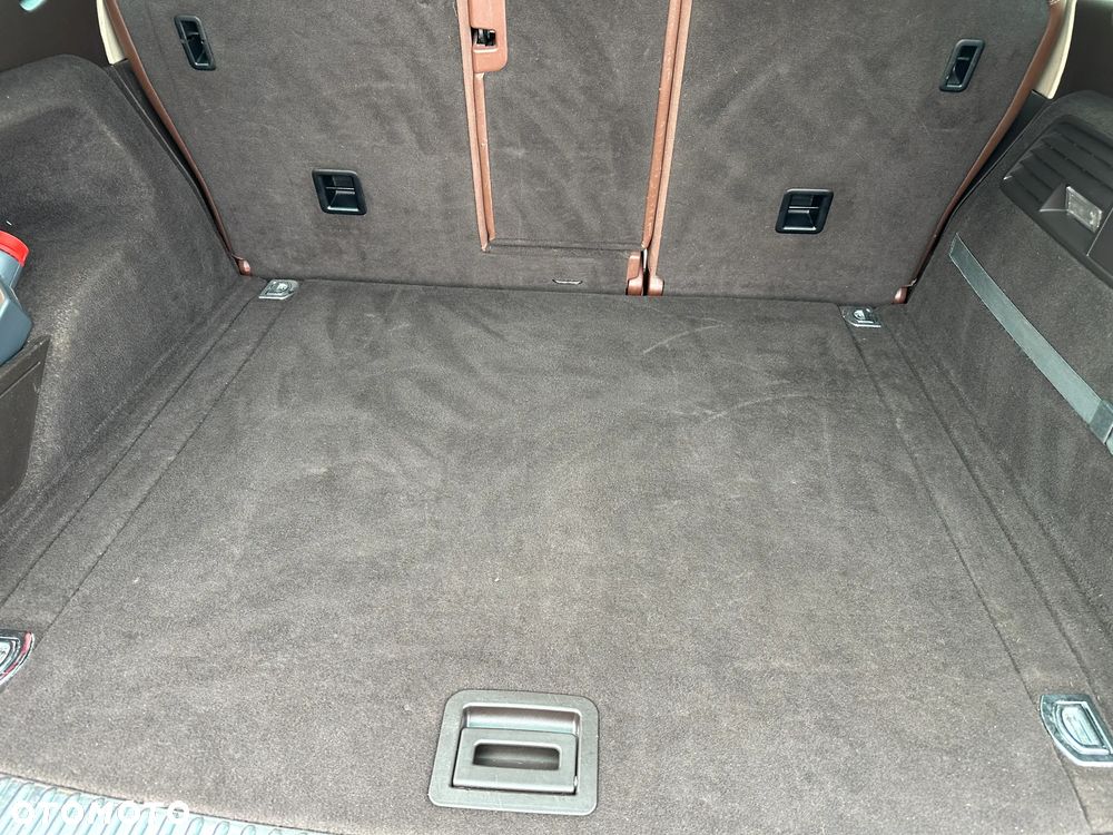 Volkswagen Touareg - 27