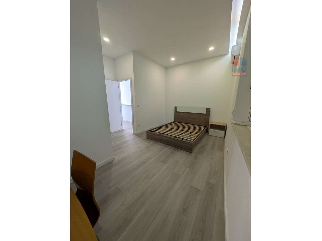 MAGNÍFICO APARTAMENTO T4 PARA ARRENDAMENTO AO QUARTO - Grande imagem: 3/15