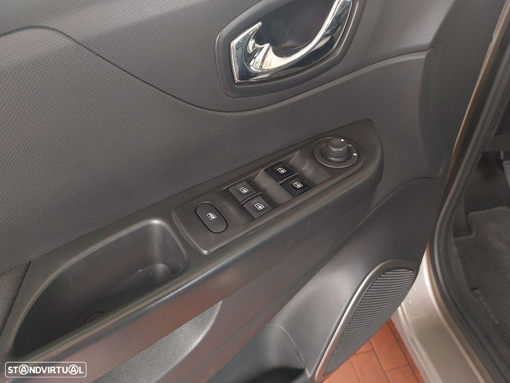 Renault Captur 1.5 dCi Exclusive - 4