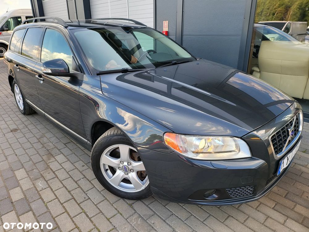Volvo V70 2.5T Summum - 2