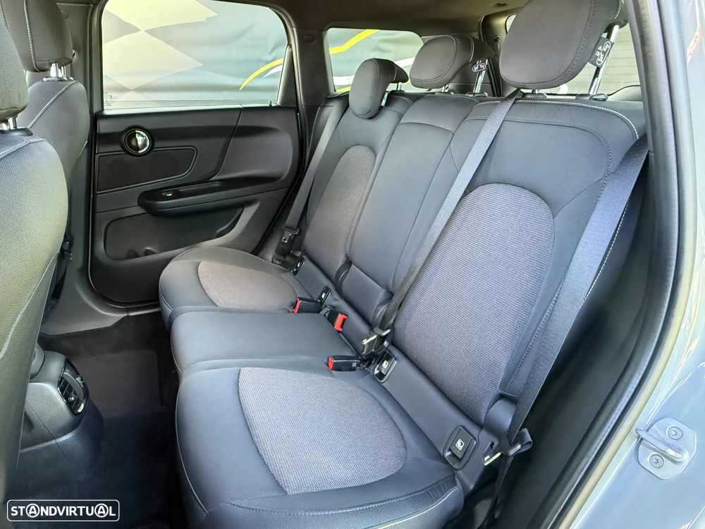 MINI Countryman Cooper D Premium Essential Auto - 18