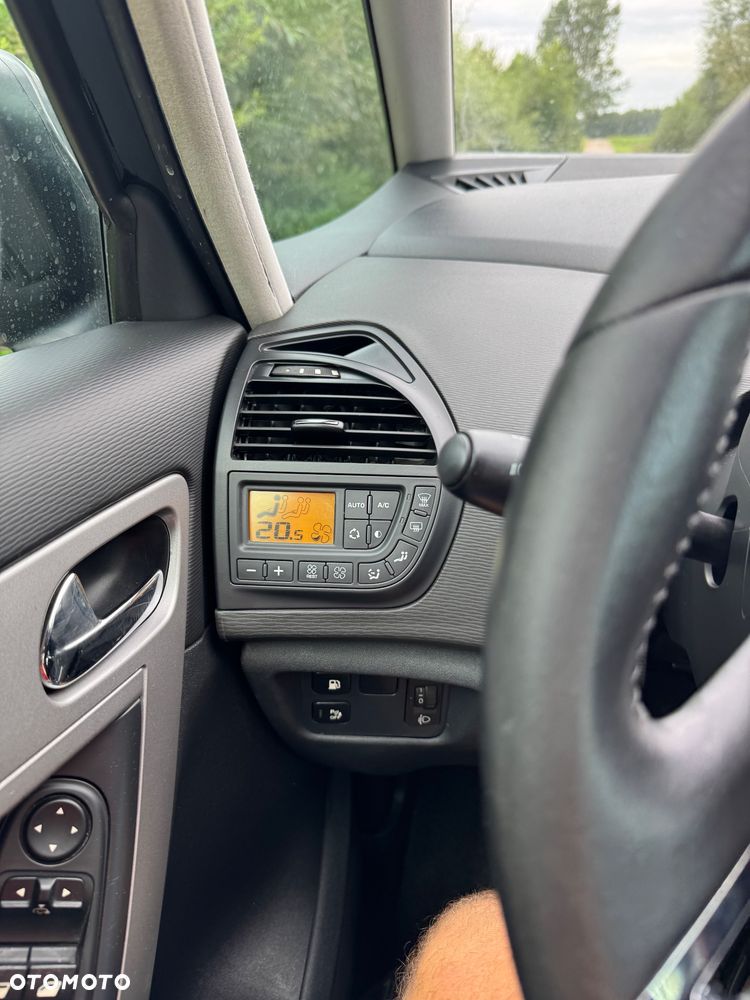Citroën C4 Picasso - 25