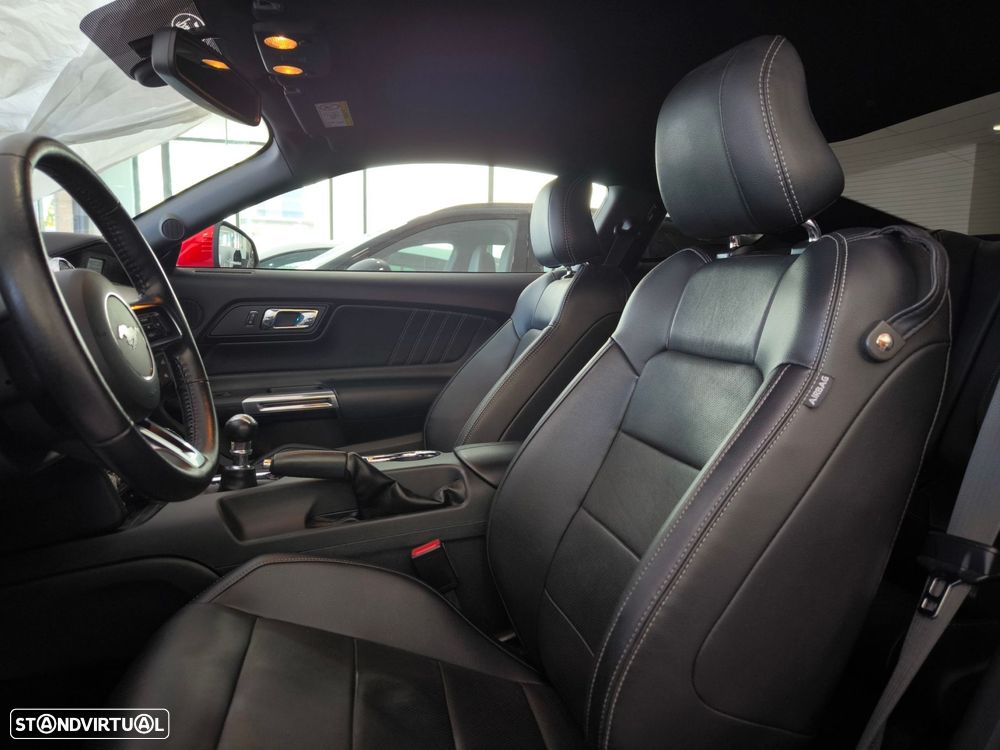 Ford Mustang 2.3i EcoBoost - 12