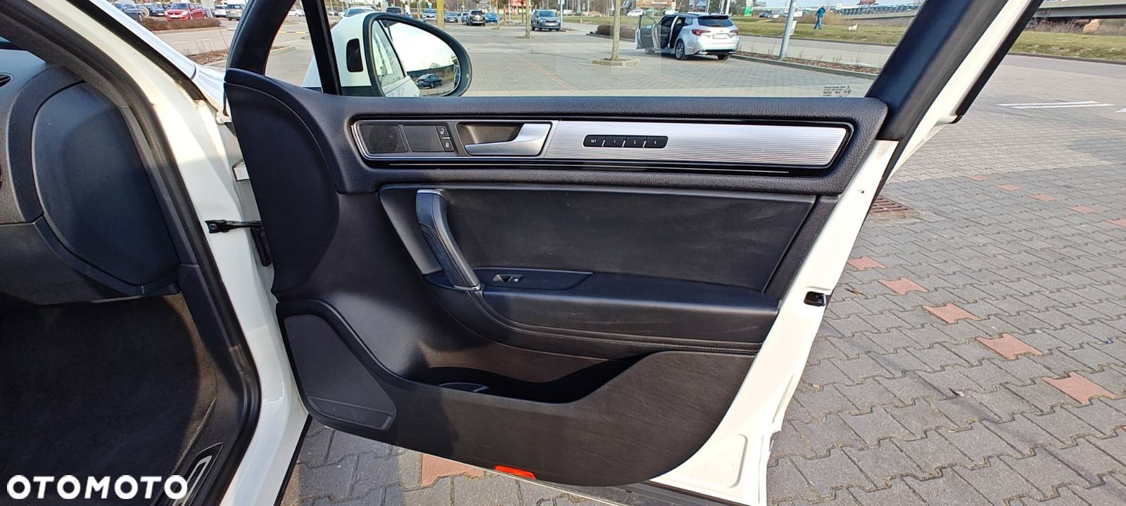 Volkswagen Touareg 3.0 V6 TDI BMT Perfectline R-Style - 10