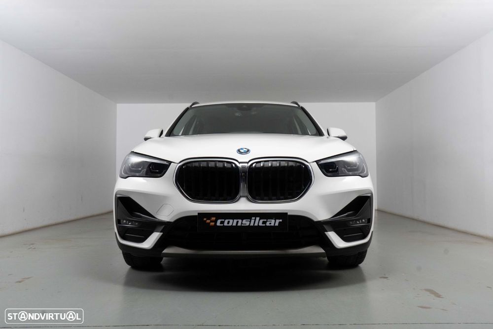 BMW X1 25 e xDrive Corporate Edition - 4
