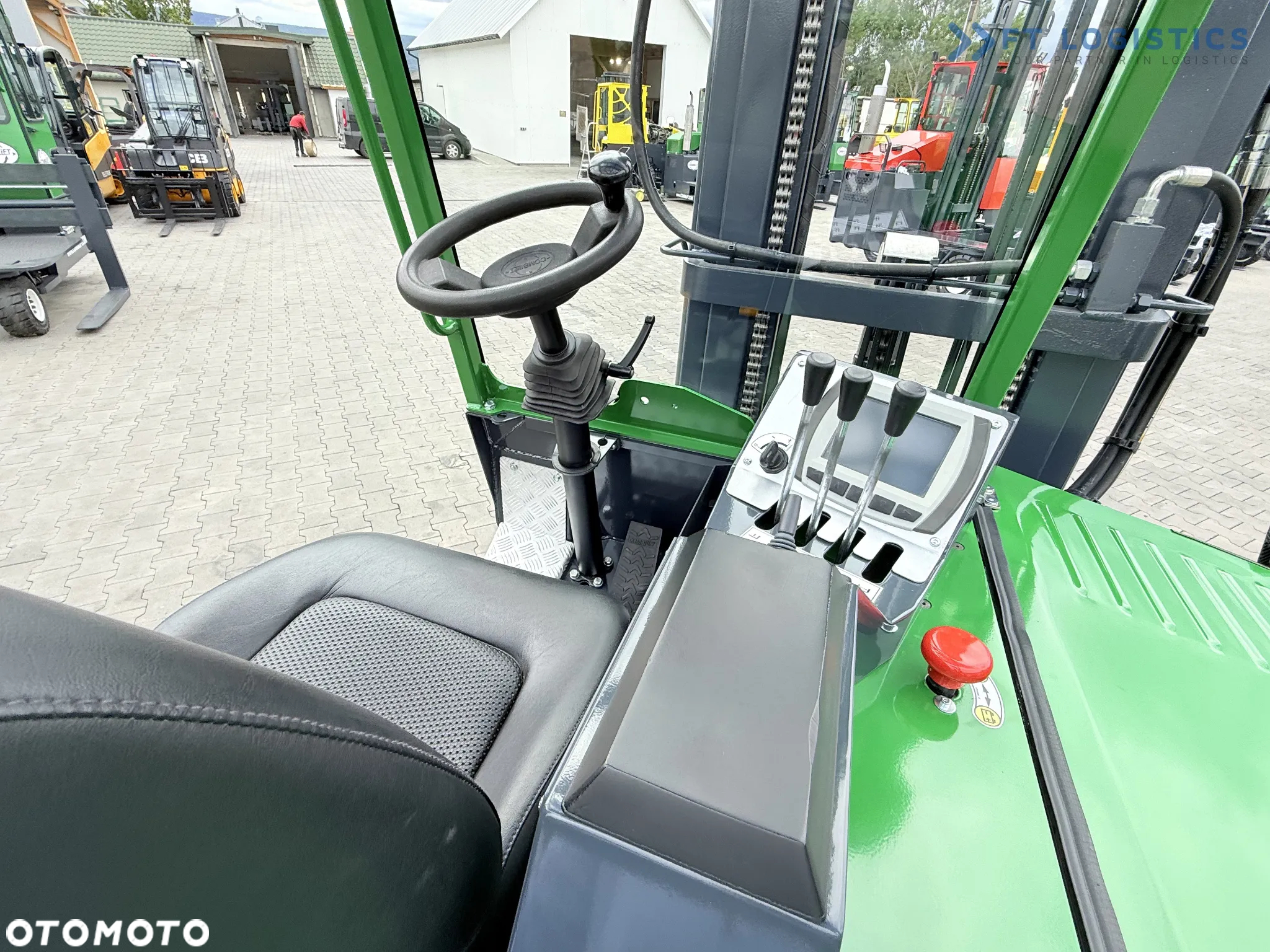 Combilift CBE2500 / TRIPLEX / 5500MM / WOLNY SKOK / NAPĘD ELEKTRYCZNY / JEDYNIE 2300MTH / POZYCJONER / PRZESUW BOCZNY / NOWE OPONY / JAK NOWY / Szeroka oferta wózków czterokierunkowych i bocznych, dopasowanych do różnorodnych potrzeb i zastosowań. - 18
