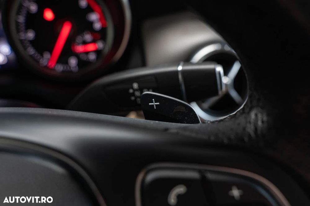 Mercedes-Benz CLA 220 d 4Matic 7G-DCT - 24