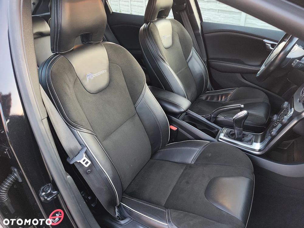 Volvo V40 D2 R Design - 20