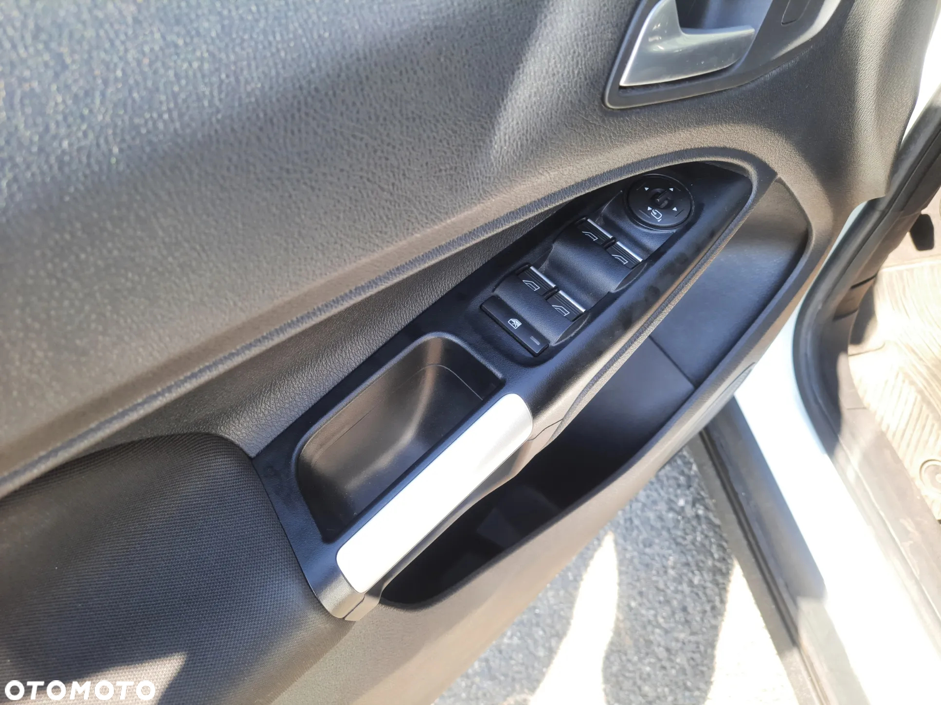 Ford Tourneo Connect Gr 1.5 TDCi Titanium - 21