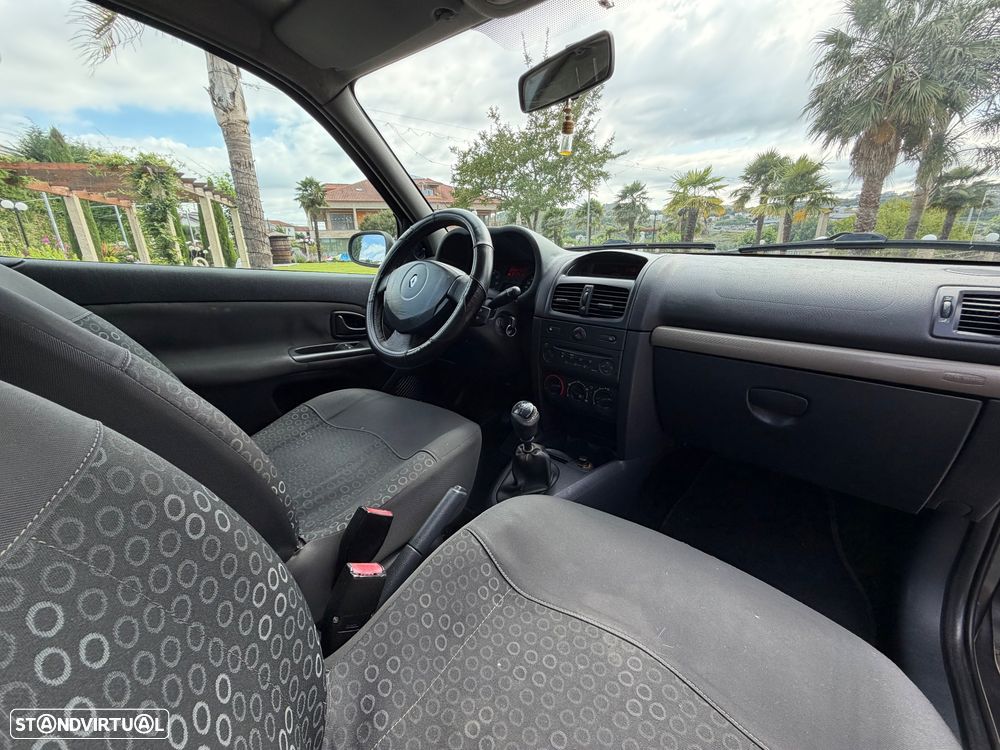 Renault Clio - 16