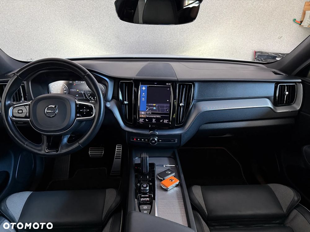 Volvo XC 60 B4 D AWD R-Design - 3