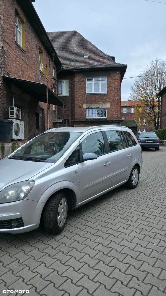 Opel Zafira 1.8 - 3