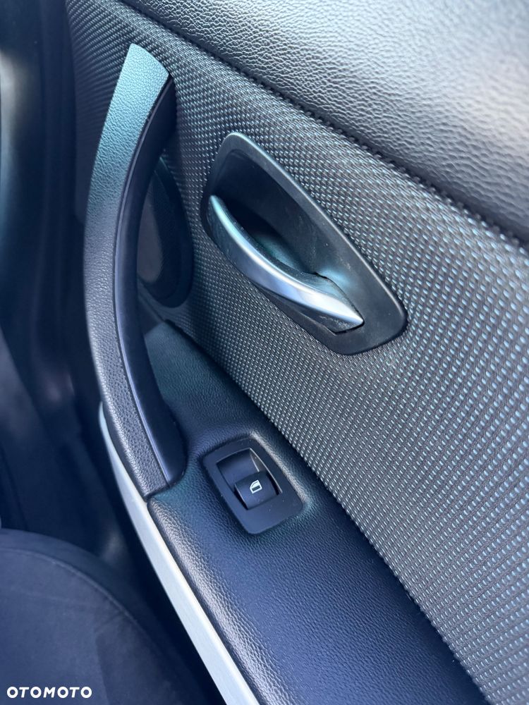 BMW Seria 3 318d Sport Line - 20