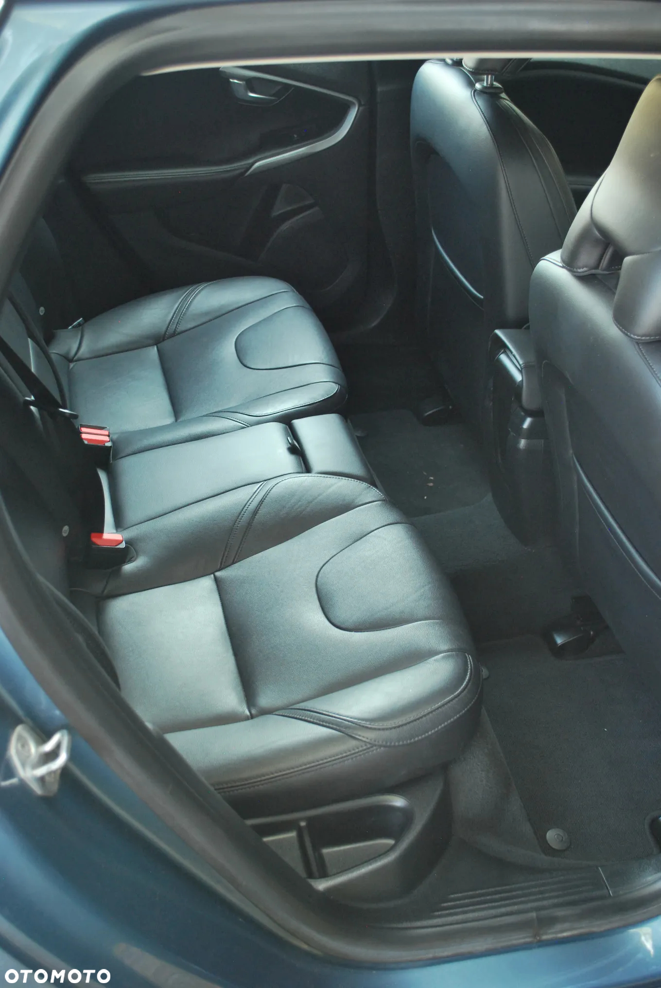 Volvo V40 T2 Momentum - 22