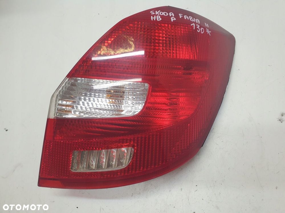 LAMPA TYLNA PRAWA TYŁ PRAWY SKODA FABIA II HB - 1