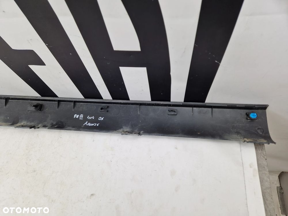 Prawa zewnętrzna listwa progowa Fiat Panda III 4x4 - 5