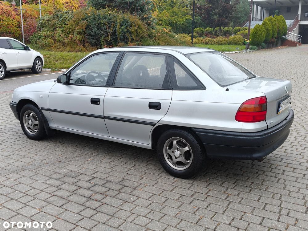 Opel Astra 1.4 Base - 20