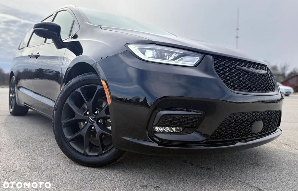 Chrysler Pacifica - 2