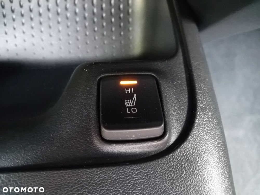 Toyota Corolla 2.0 Hybrid Comfort - 24