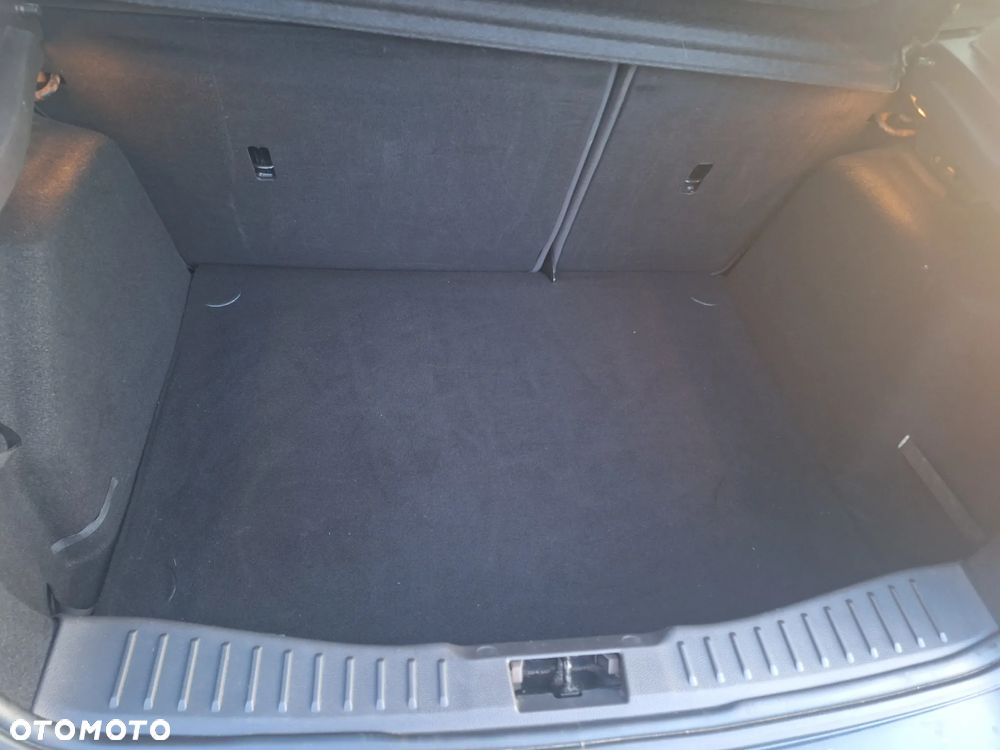 Ford Focus 1.6 TI-VCT Champions Edition - 8