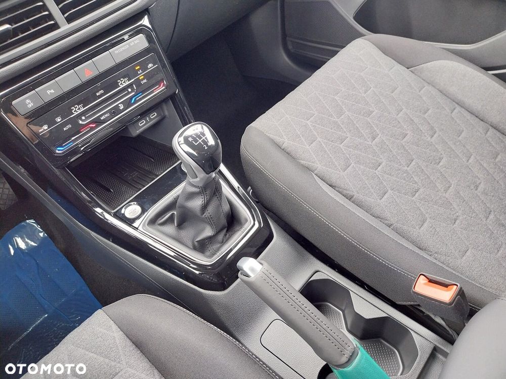 Volkswagen T-Cross - 13