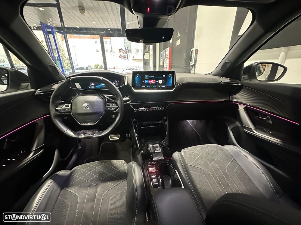 Peugeot e-2008 50 kWh GT - 52