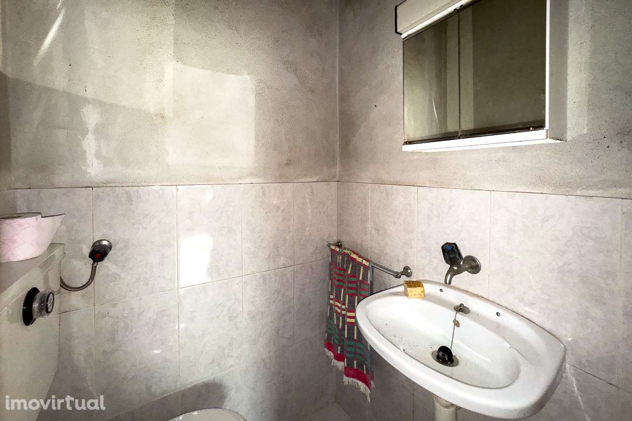 Casa Independente para Restauro em Gondoriz, Terras de Bouro - Grande imagem: 2/46