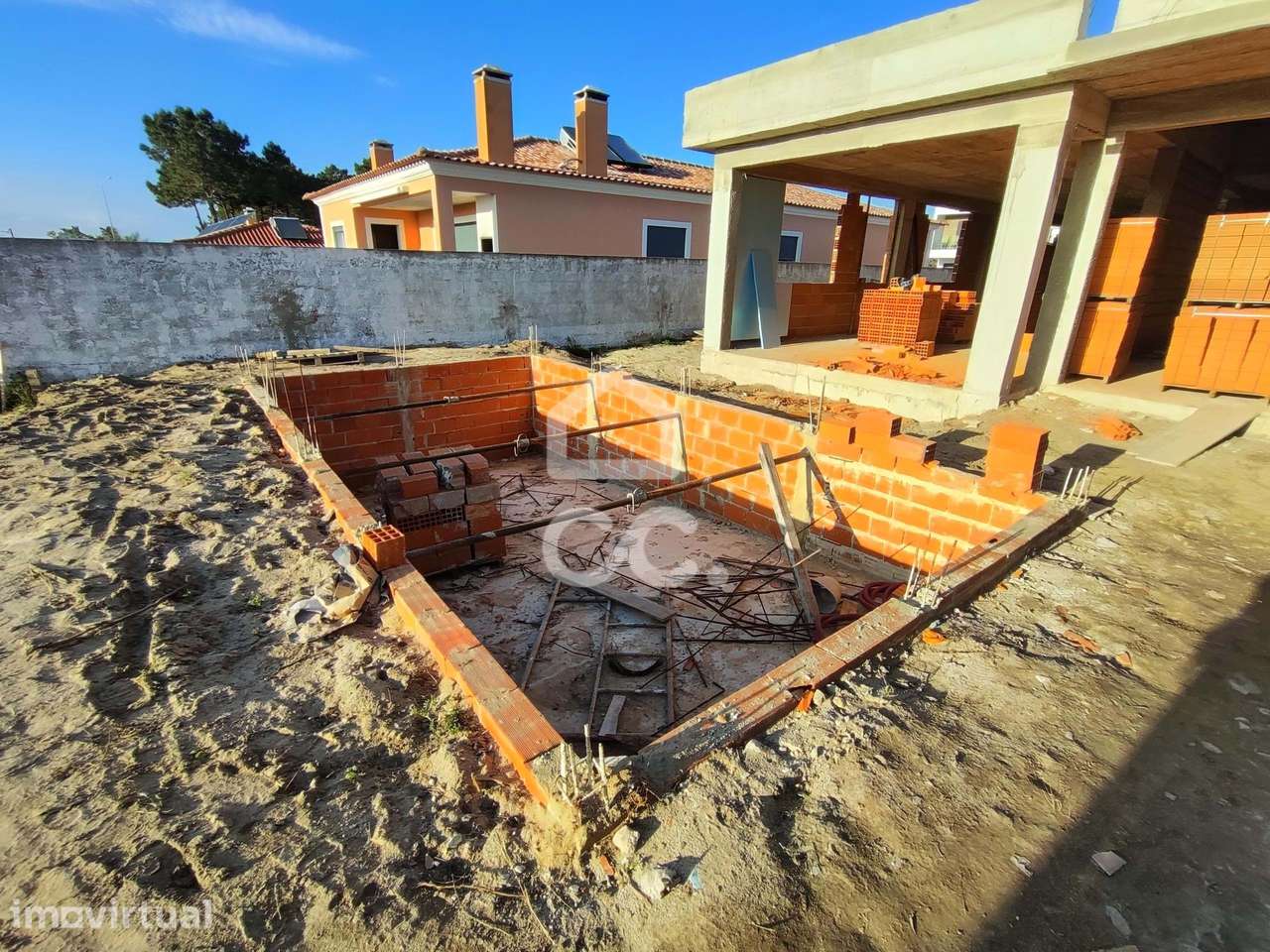 MORADIA T5 DE LUXO ISOLADA EM BREJOS DE AZEITÃO - Grande imagem: 3/14
