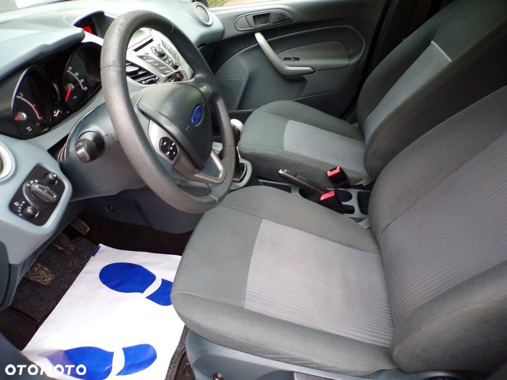 Ford Fiesta - 31