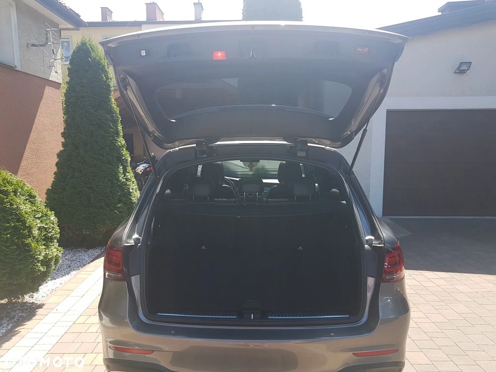 Mercedes-Benz GLC 200 4Matic 9G-TRONIC AMG Line - 23