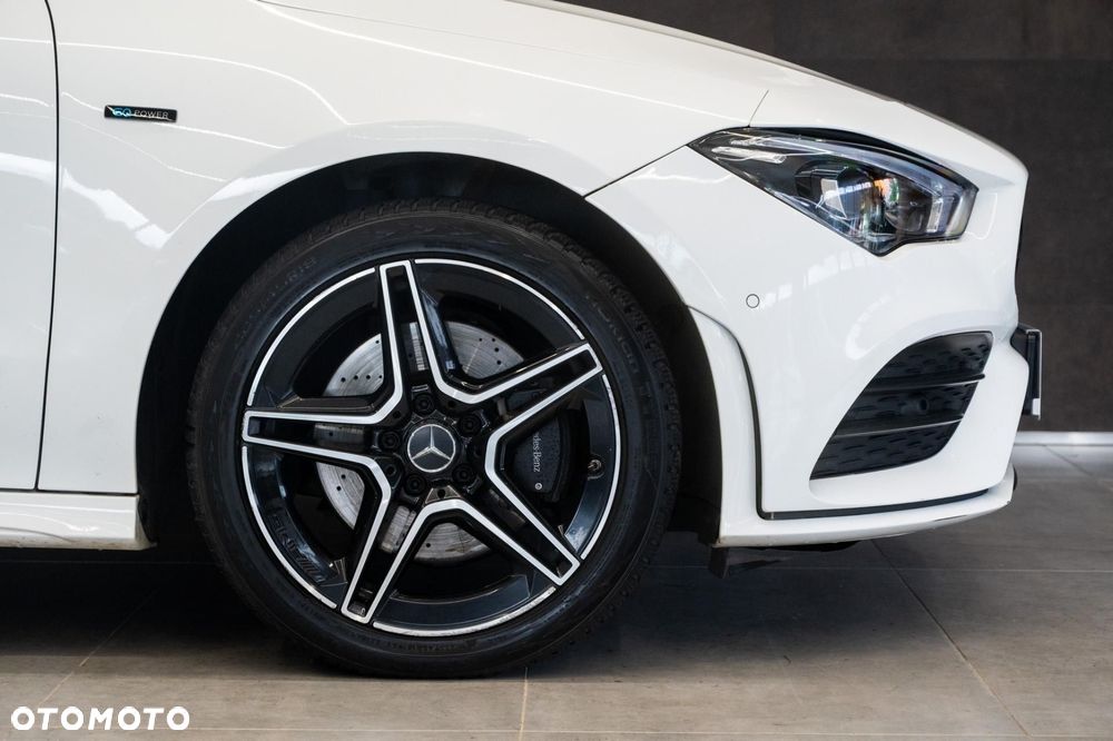Mercedes-Benz CLA 250 e PHEV AMG Line 8G-DCT - 38