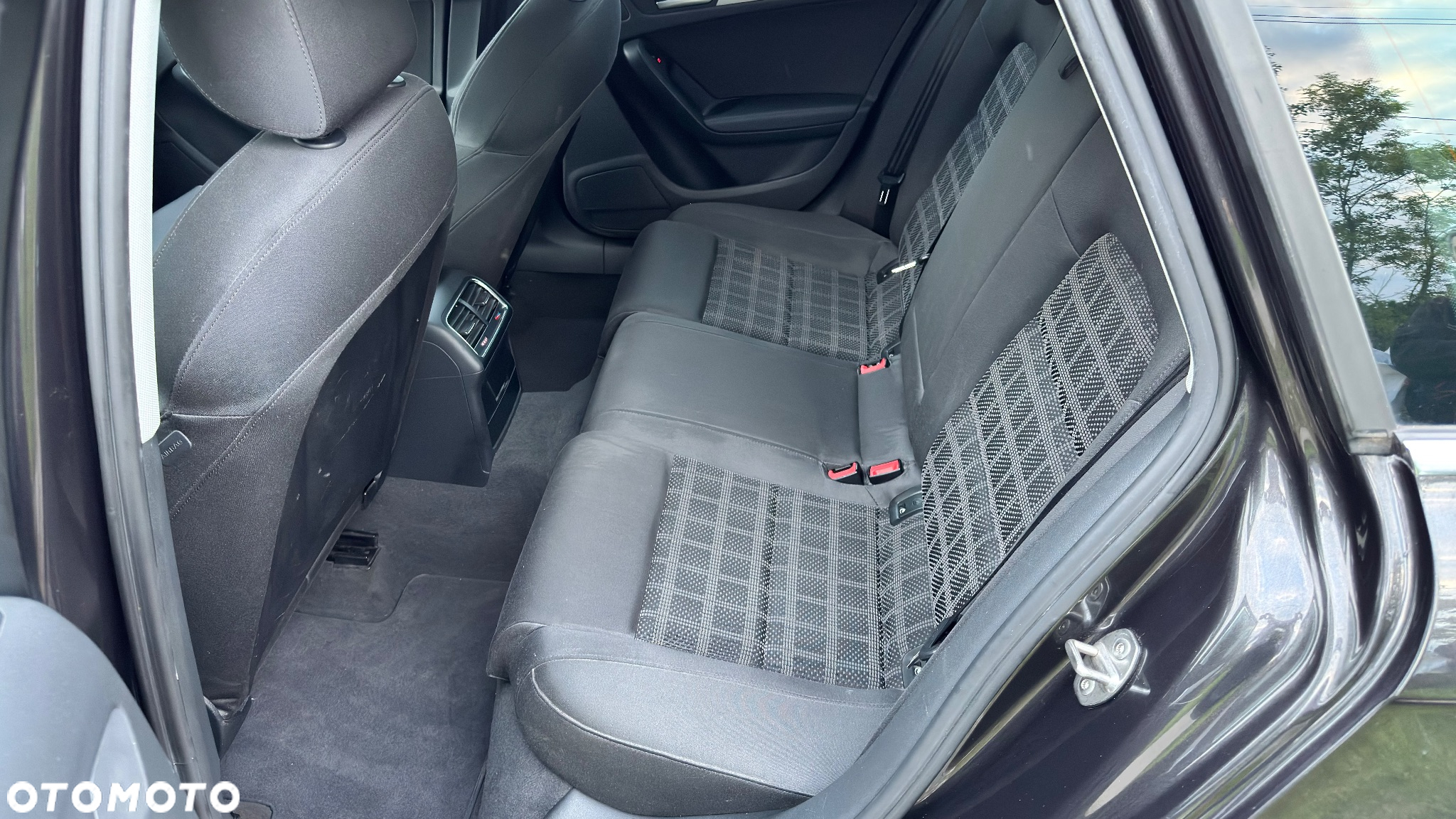 Audi A4 Avant 2.0 TDI DPF Ambiente - 14