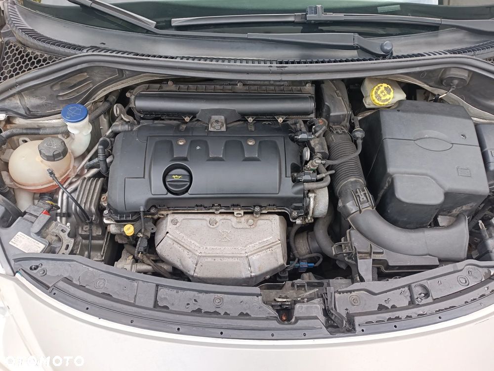Peugeot 207 1.4 - 5