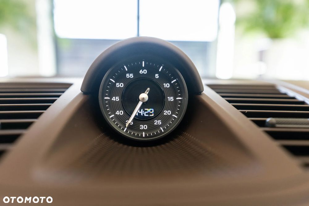 Porsche Panamera 4 E-Hybrid PHEV - 26