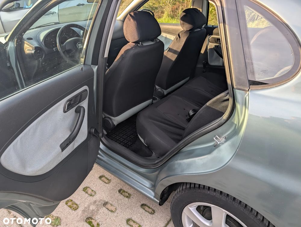 Seat Cordoba 2003 photo 2